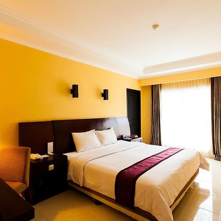 Aston Niu Manokwari Hotel & Conference Center Dış mekan fotoğraf