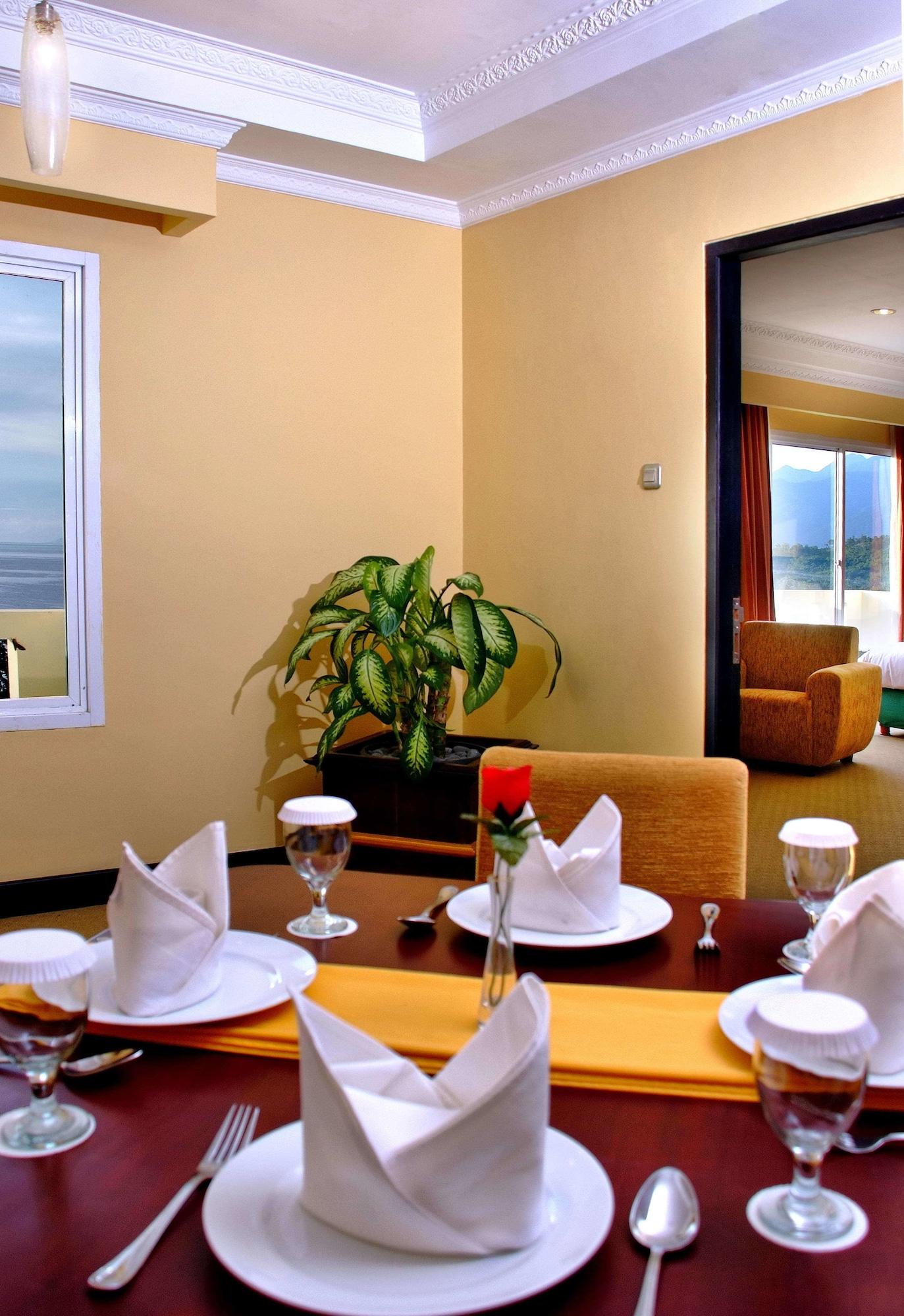 Aston Niu Manokwari Hotel & Conference Center Dış mekan fotoğraf
