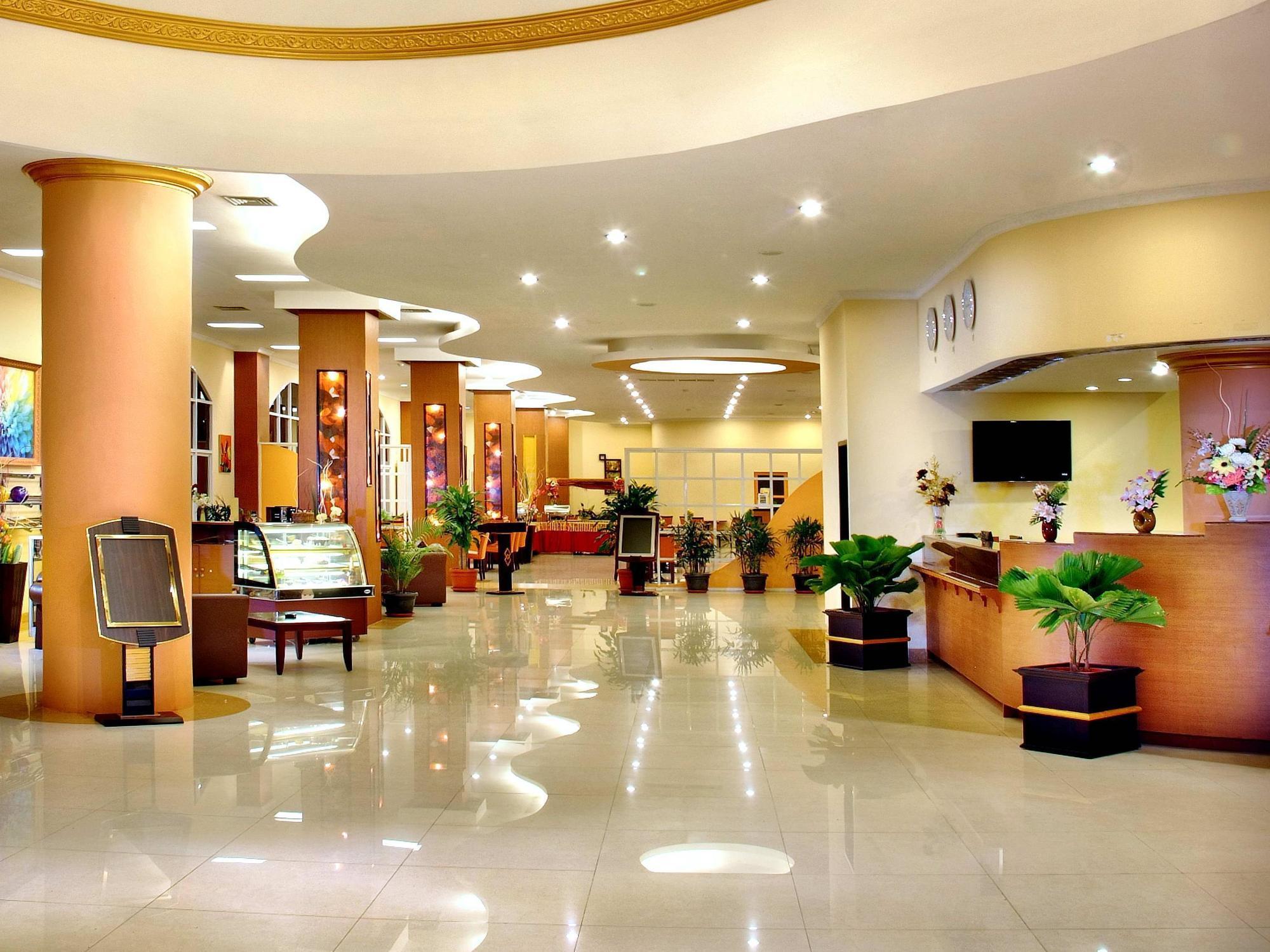 Aston Niu Manokwari Hotel & Conference Center Dış mekan fotoğraf
