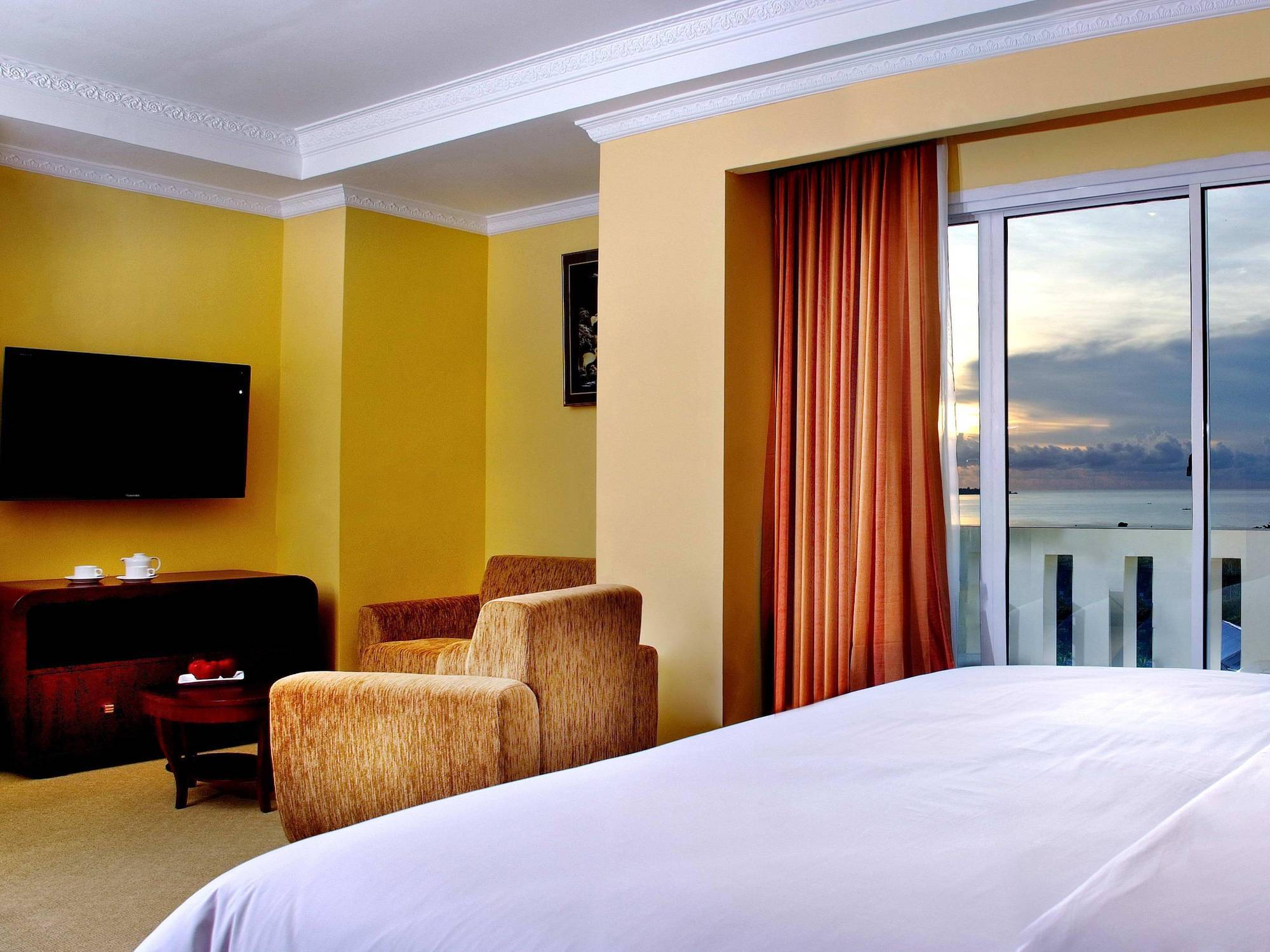 Aston Niu Manokwari Hotel & Conference Center Dış mekan fotoğraf