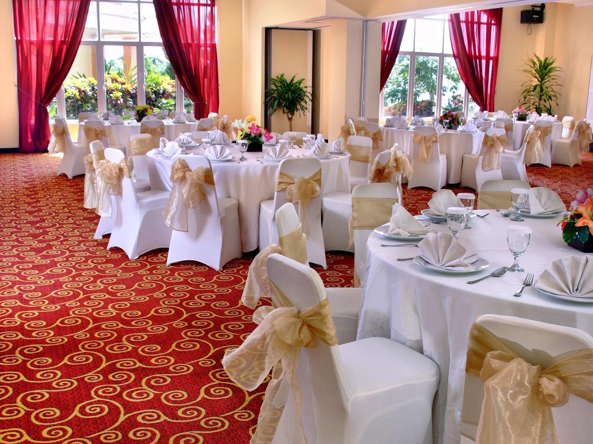 Aston Niu Manokwari Hotel & Conference Center Dış mekan fotoğraf